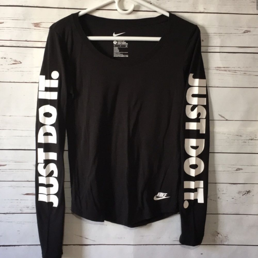 THE Nike Tee